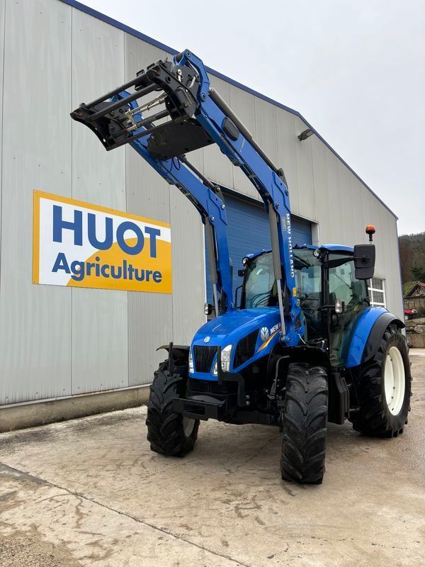 E-FARM: New Holland T5.85 - Tractor - id IWMKFMD - €43,000 - Year of construction: 2018 - Engine hours: 3,100,Engine power (HP): 80,France