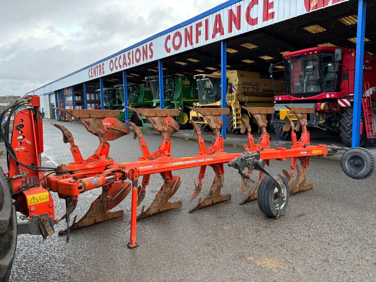 E-FARM: Kuhn varimaster 123 - Arado - id GBD6ADB - 11.900 € - Año: 2013 - Francia