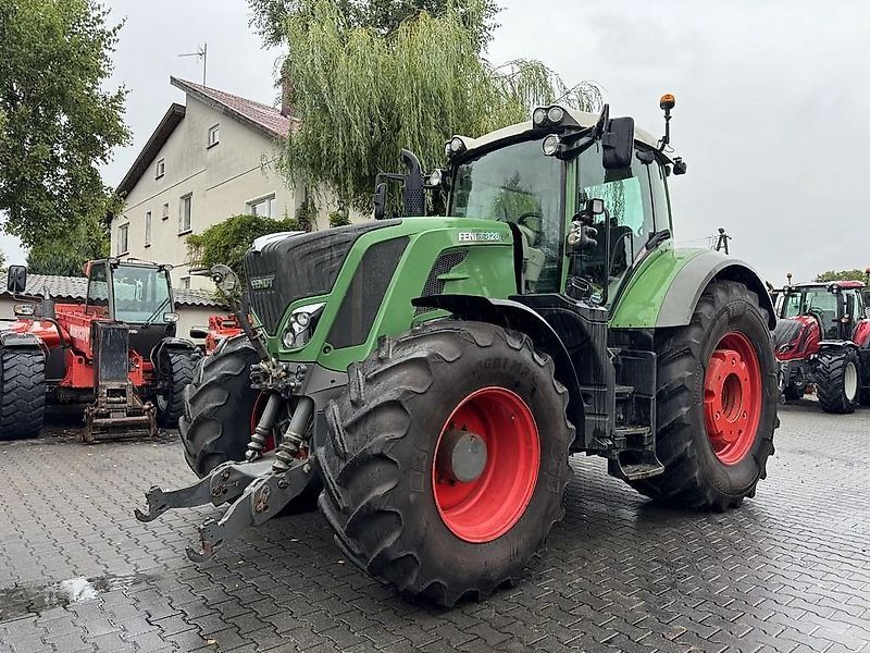 E-FARM: Fendt 828 Vario ProfiPlus - Tractor - id IFSP66X - €66,841 - Year of construction: 2014 - Engine hours: 10,700,Engine power (HP): 280,Poland