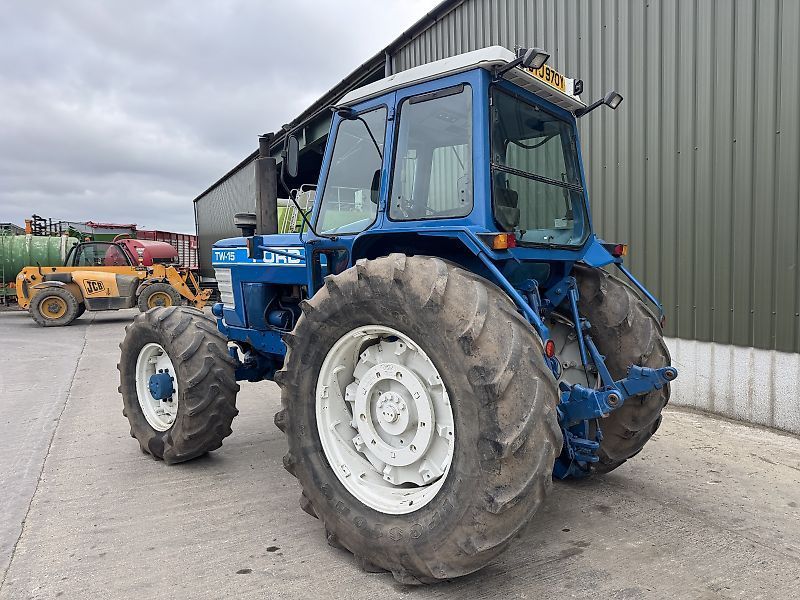 E-FARM: Ford tw-15 - Tractor - id 1DNJP8K - 17.026 EUR - Citeste ore: 6.672 - Regatul Unit