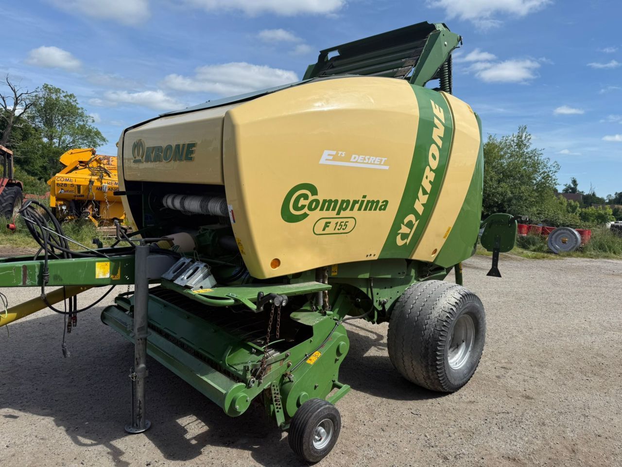 E-FARM: Krone Comprima F 155 - Ballepresser - id EAGRCVI - 24.900 € - Produktionsår: 2018 - Samlet antal producerede baller: 15.000,Frankrig