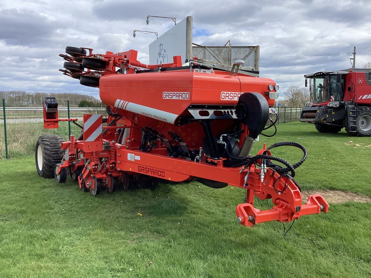 E-FARM: Gaspardo gigante 400 - Semoir direct - id SZ3BJ8J - Année: 2021 - France