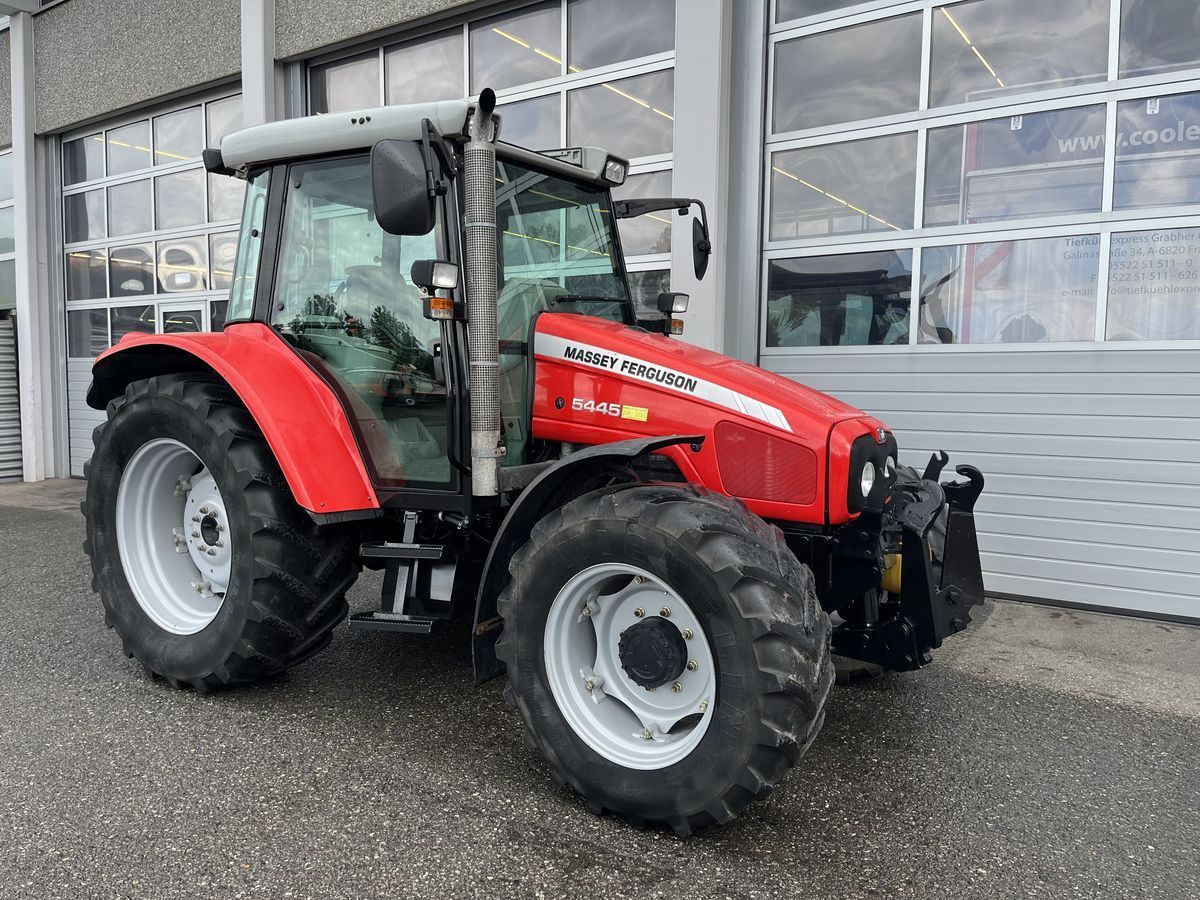 E-FARM: Massey Ferguson 5445 - Tracteur - id BKEHAJE - 35 000 € - Année: 2005 - Lecture du nombre d'heure: 4 370,Puissance du moteur (chevaux): 90,Autriche