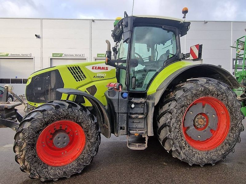 Claas Axion 850 Tractor €90,000