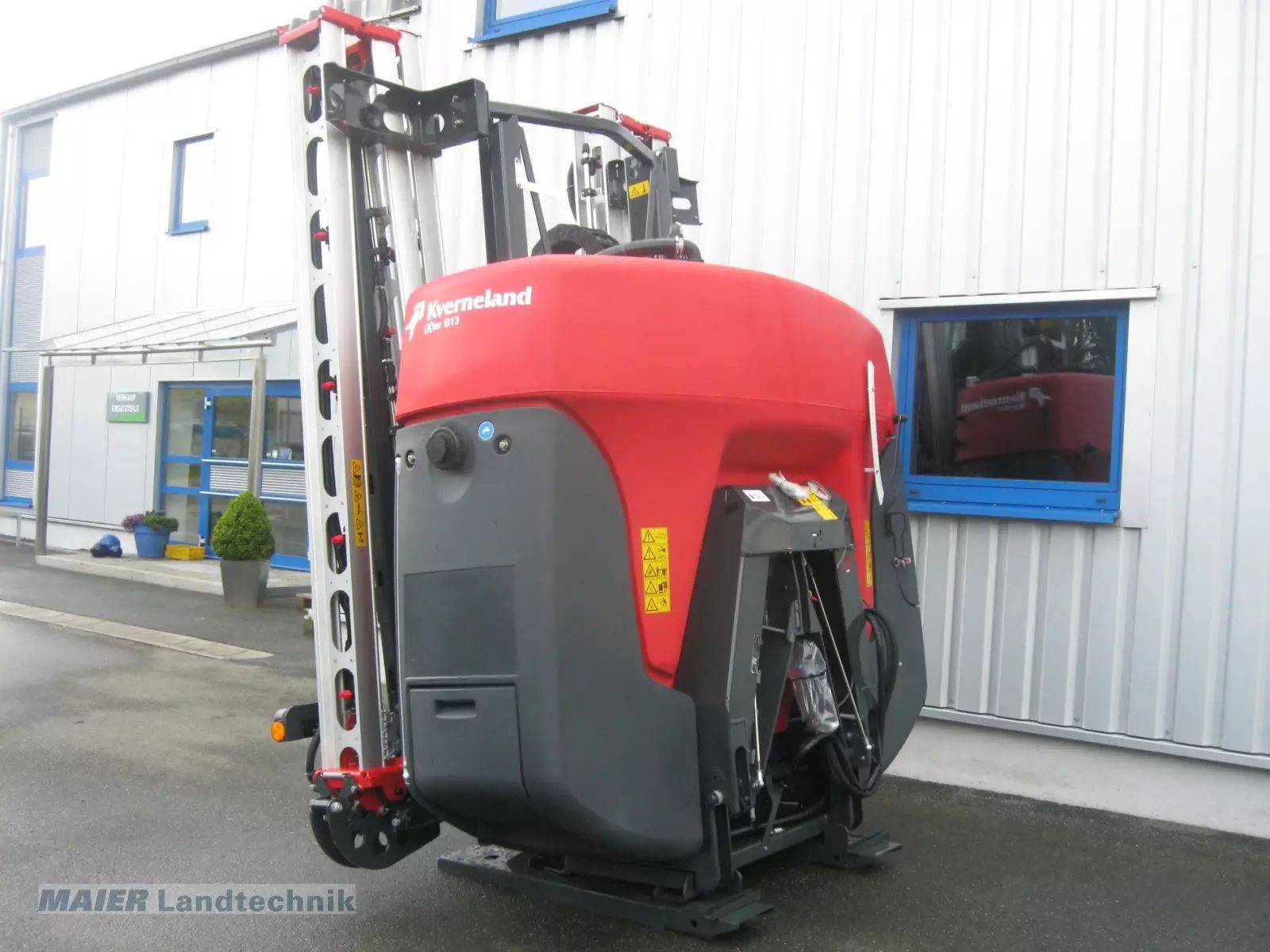 Kverneland iXter B 13 Sprayer