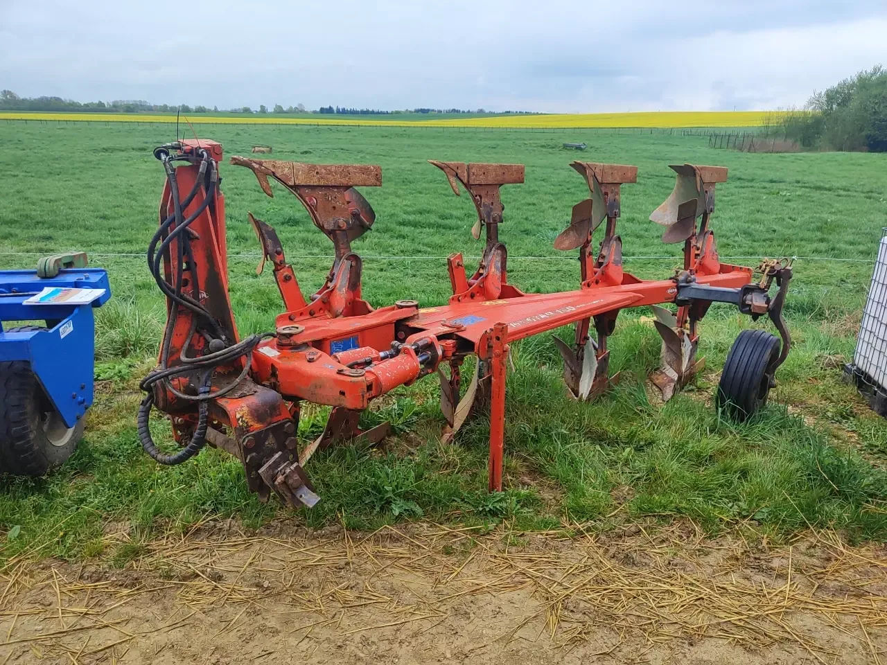 E-FARM: Kuhn master 120 - Pflug - id NTNSKJP - 5.000 € - Baujahr: 1998 - Frankreich