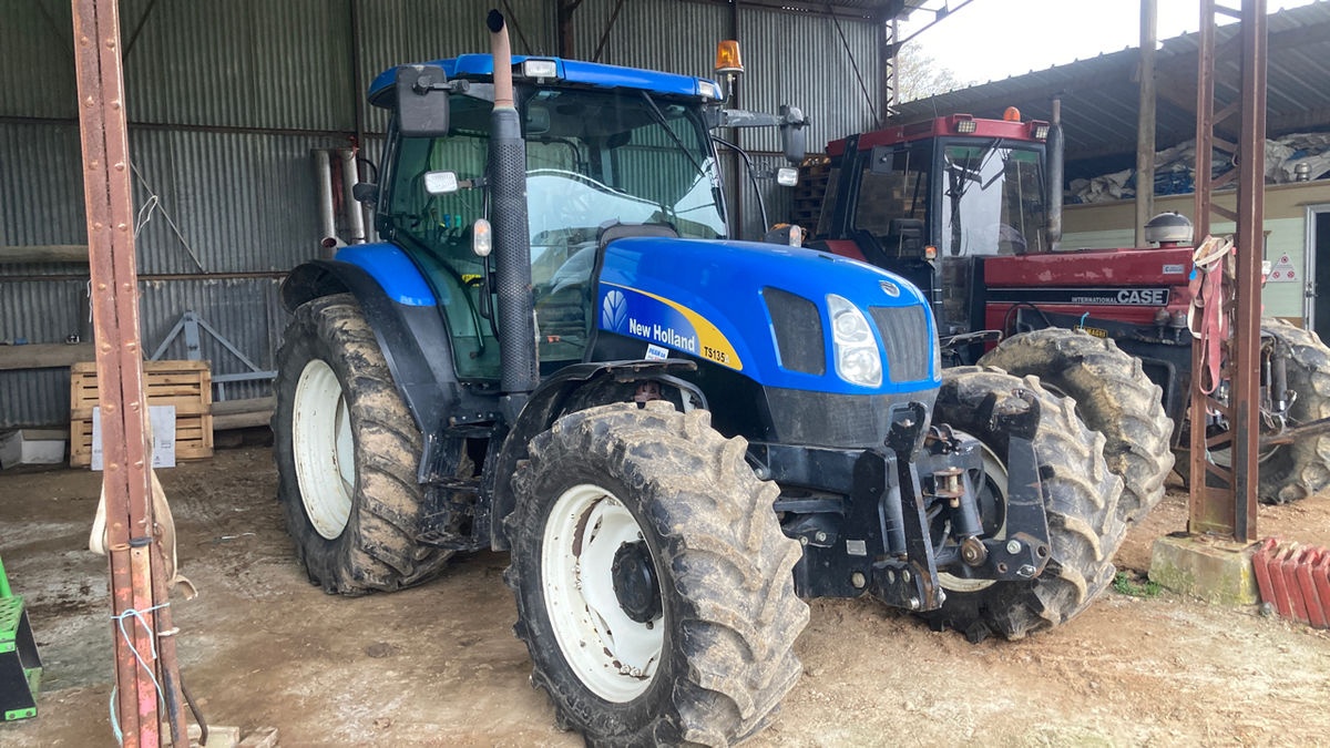 New Holland TSA135 tractor 35.000 €