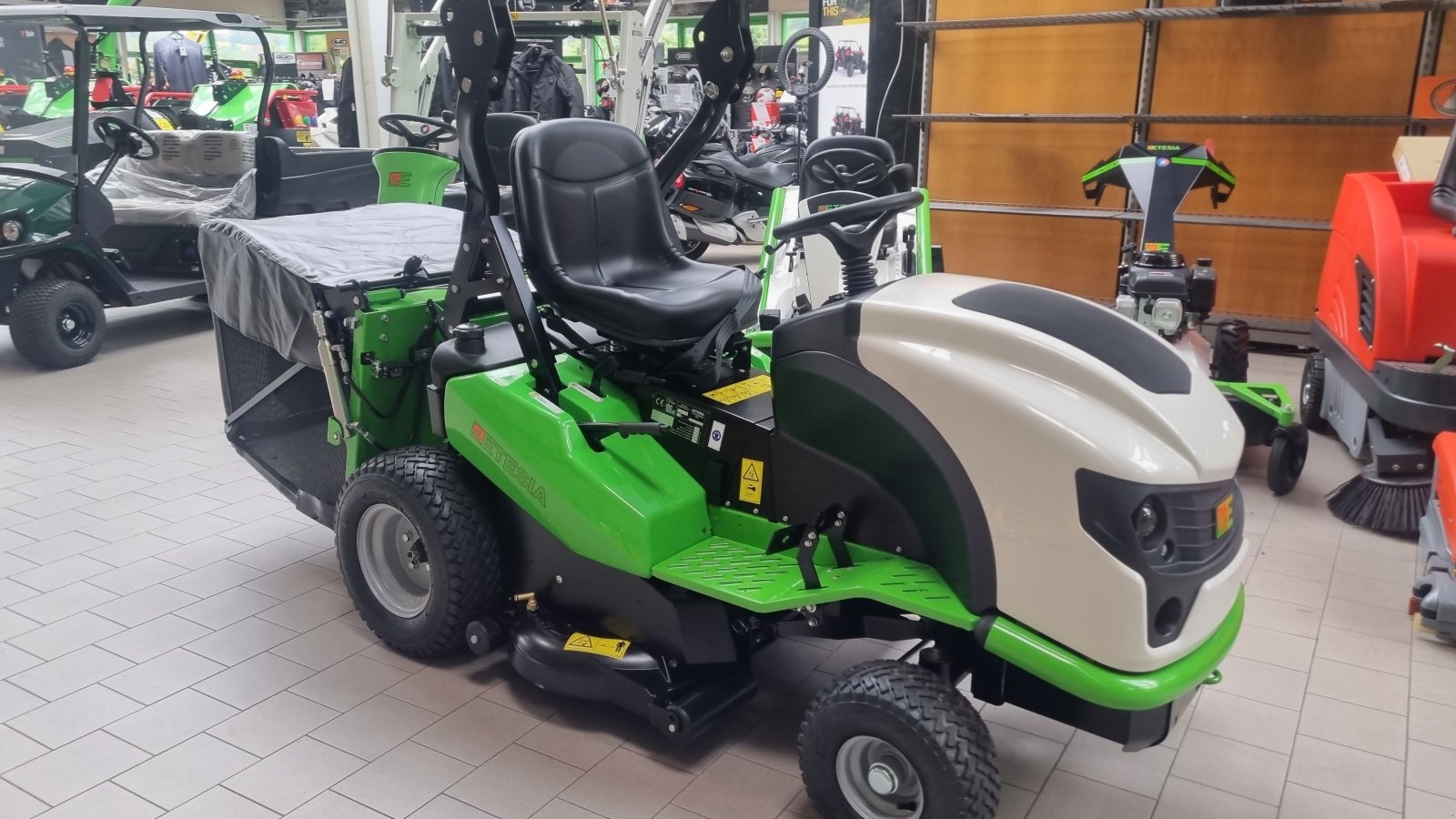 Etesia hydro 100 mkehh lawn_mower €12,800