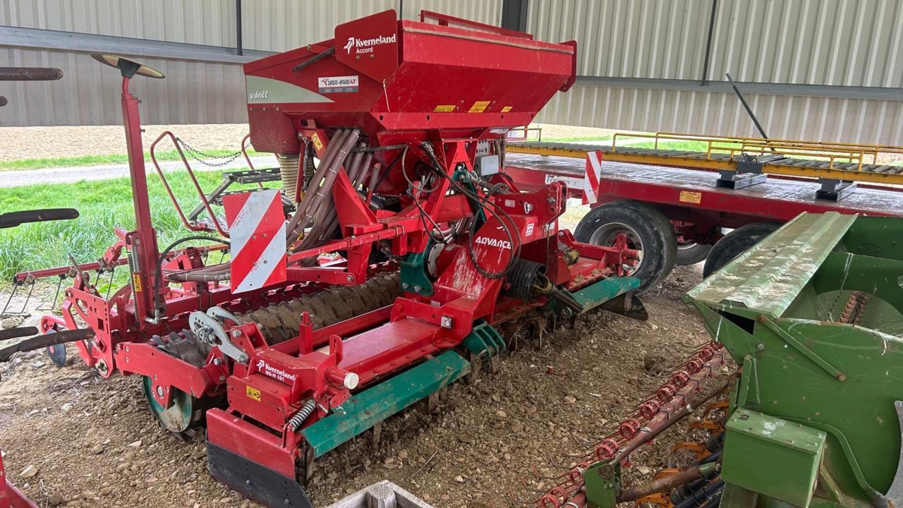 E-FARM: Kverneland SDRILL - Drillkombination - id UGCCURJ - 18.000 € - Baujahr: 2016 - Frankreich