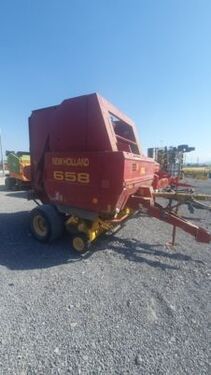 New Holland 658 Πρέσσα