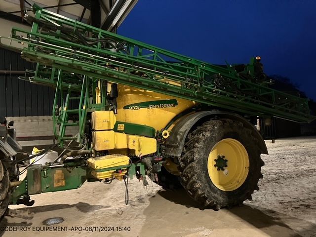 E-FARM: John Deere 832 - Pulverizador - id JF5HNVD - 22.000 € - Año: 2013 - Francia