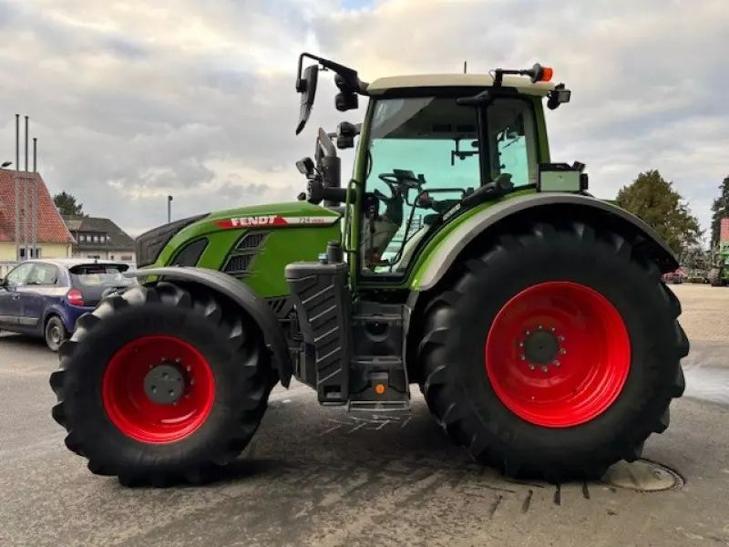 Fendt 724 Vario Power+ Tractor €144,000