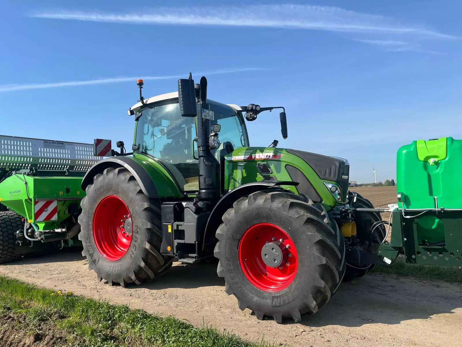 Fendt 724 Vario Profi Plus Traktor 215 000 EUR