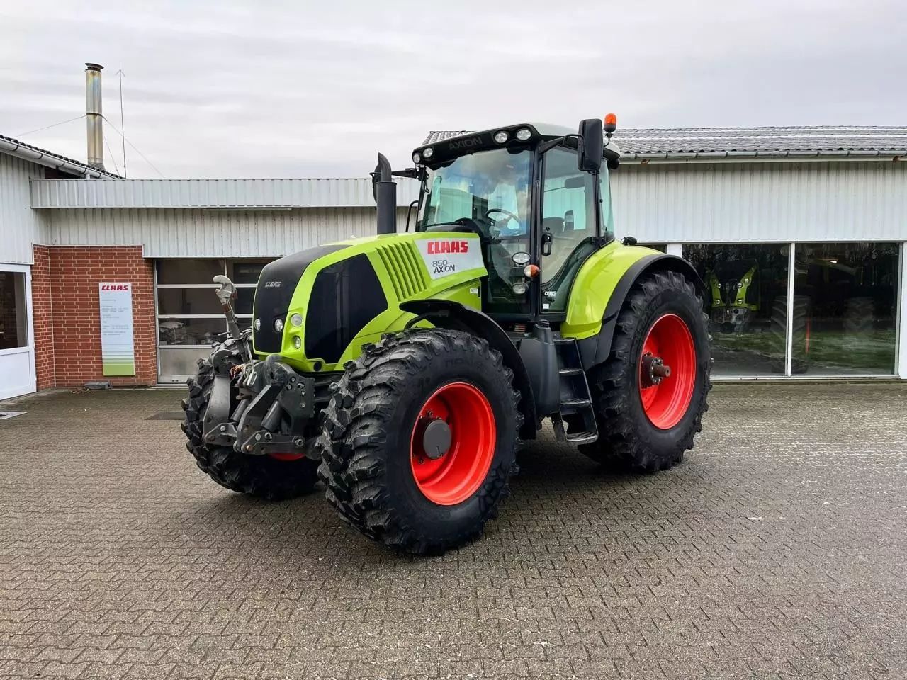 Claas Axion 850 Tractor €43,495