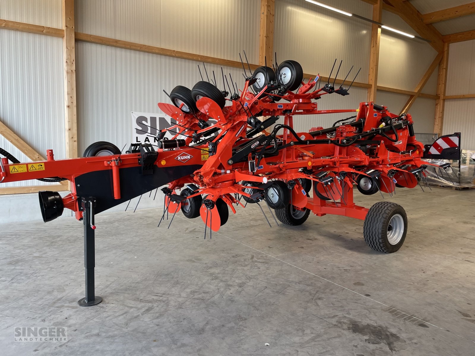 Kuhn gf 15003 t - neues modell rotaryhaymaker €42,000