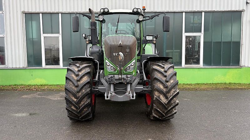 E-FARM: Fendt 828 Vario - Tractor - id 63HNFXN - €89,995 - Year of construction: 2017 - Engine hours: 8,350,Engine power (HP): 287,Germany