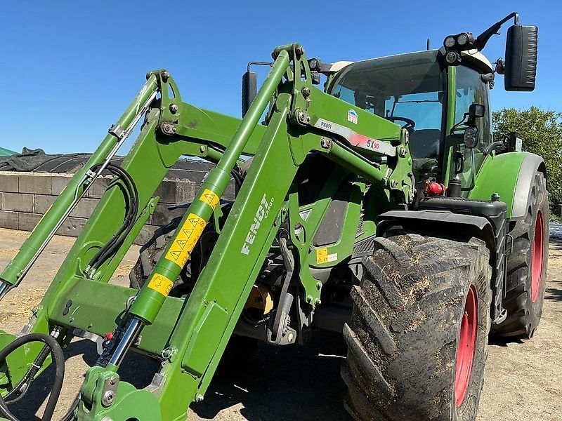 E-FARM: Fendt 718 Vario - Traktor - id 2HCUWCT - 121.800 € - Baujahr: 2021 - Abgelesene Motorstunden: 7.000,Motorleistung (PS): 180,Deutschland