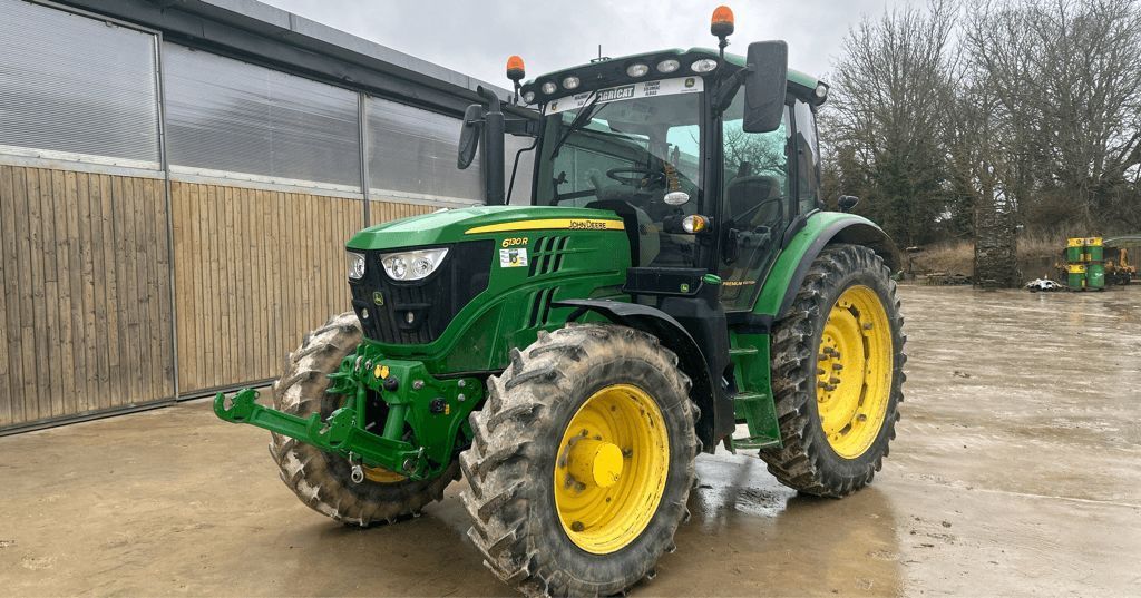 E-FARM: John Deere 6130 R - Traktor - id HMRRW7F - 105.000 € - Baujahr: 2021 - Abgelesene Motorstunden: 1.700,Motorleistung (PS): 130,Frankreich