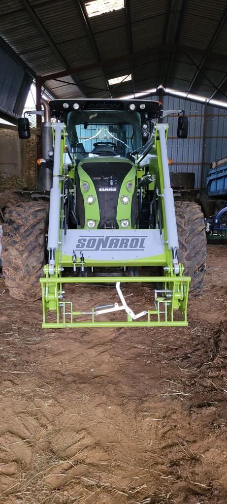 Claas Arion 640 Tractor €55,000