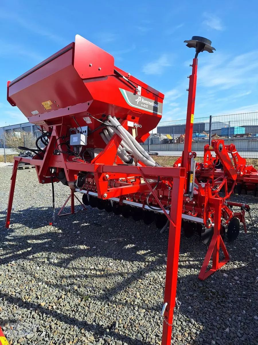 E-FARM: Kverneland s-drill - Taladro - id IE93PH8 - 25.966 € - Año: 2024 - Alemania