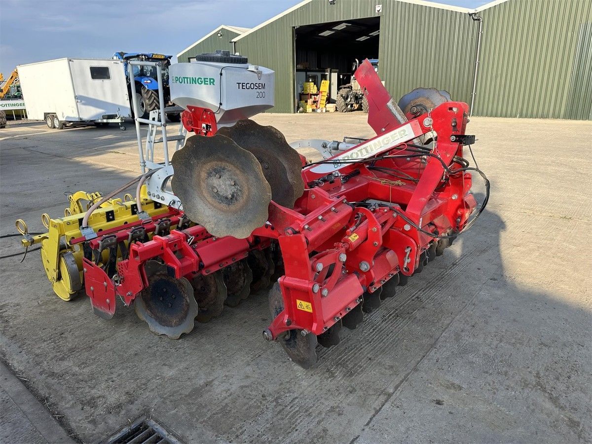 Pöttinger Terradisc 3001 Grapă cu discuri 11.186 EUR