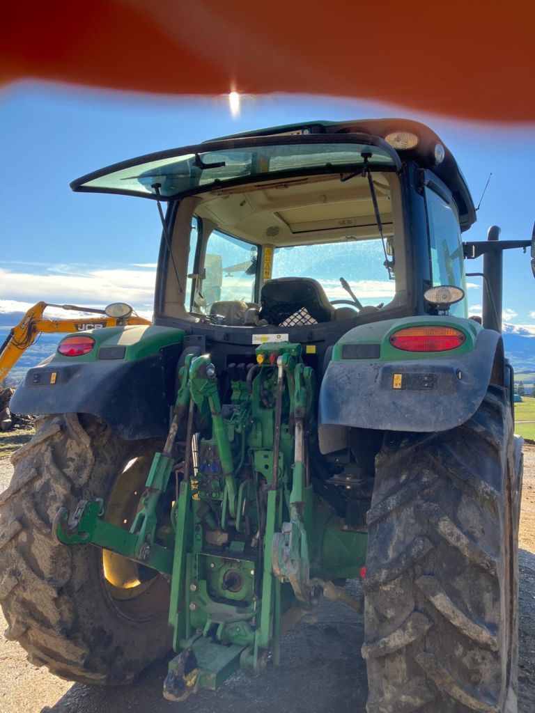 E-FARM: John Deere 6110 R - Tracteur - id X3QVGMP - 65 000 € - Année: 2021 - Lecture du nombre d'heure: 5 600,Puissance du moteur (chevaux): 110,France