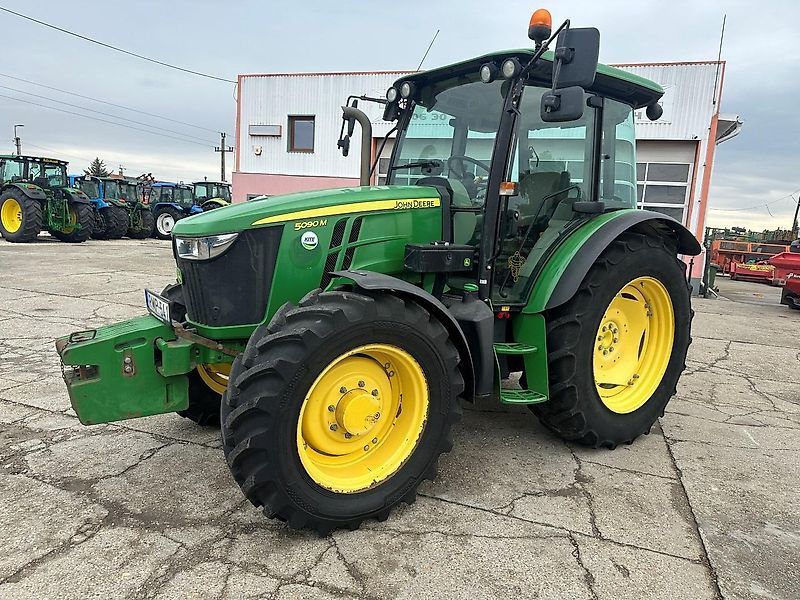John Deere 5090 M Tractor €39,543