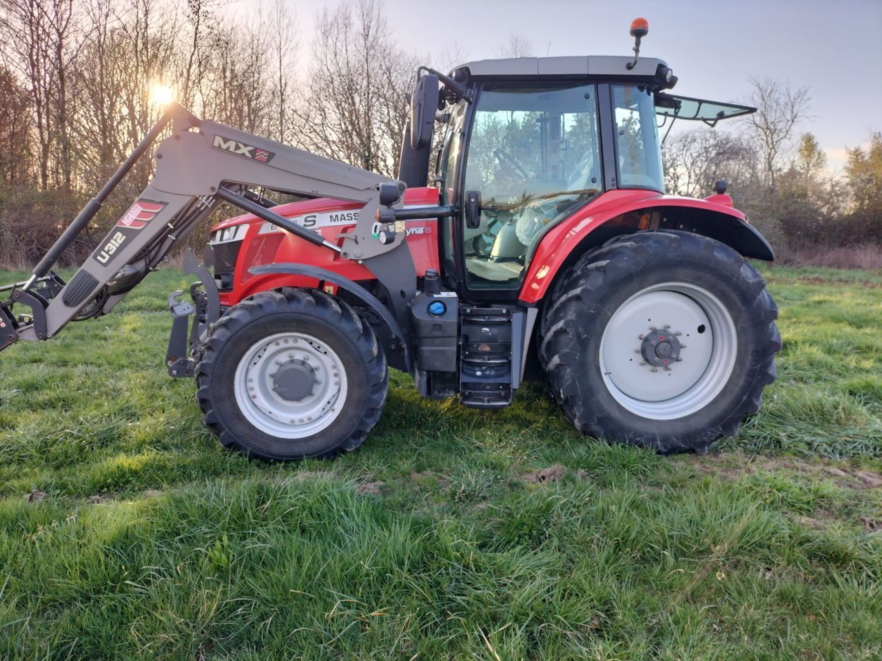Massey Ferguson 6716 S Traktor