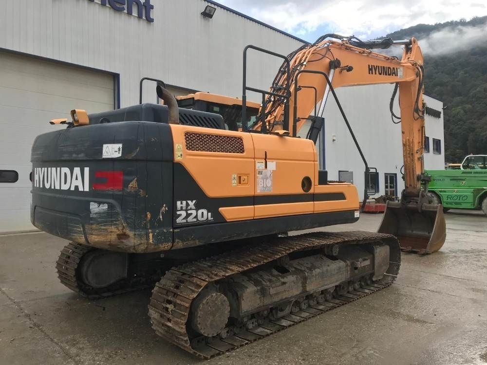 HYUNDAI hx220l Crawler excavator €72,000