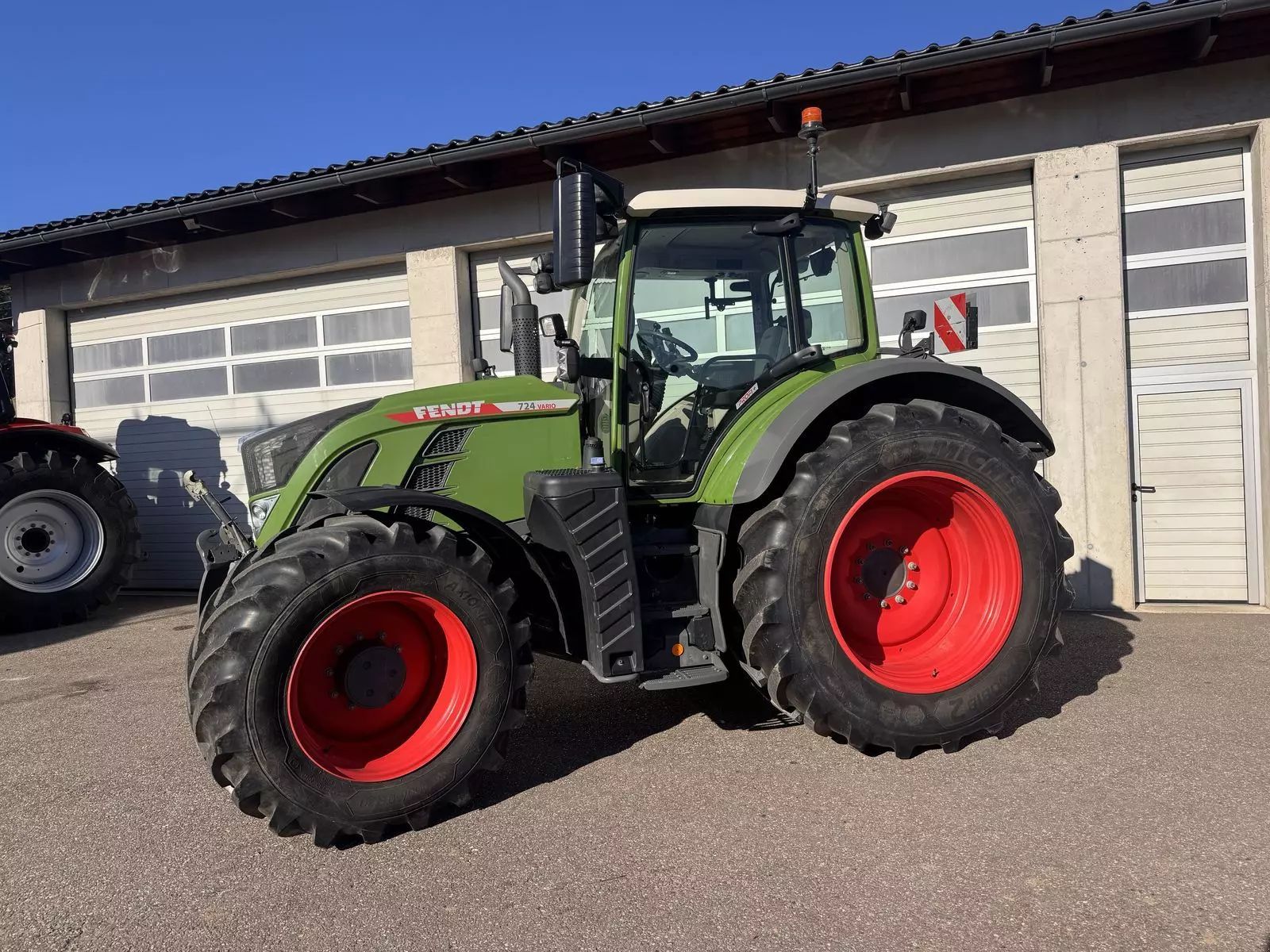 Fendt 724 Vario Profi Plus Traktori 181 500 €