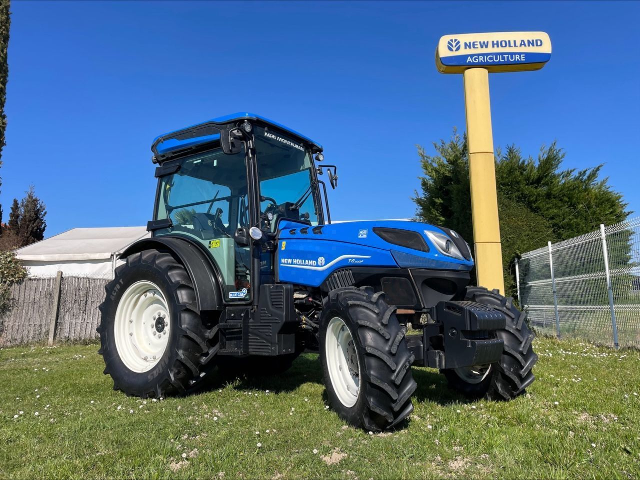 E-FARM: New Holland T4.100 F - Τρακτέρ - id LTEPVGI - 60.000 € - Χρονία: 2023 - Μετρητής ωρών: 840,Ισχύς κινητήρα: 100,Γαλλία