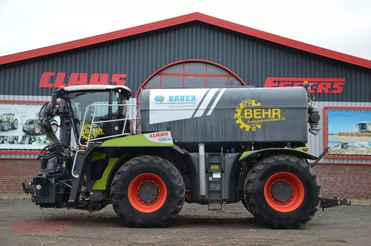 E-FARM: Claas Xerion 4200 SADDLE TRAC - Traktor - id V2FDWLD - 197.000 € - Baujahr: 2020 - Abgelesene Motorstunden: 7.500,Motorleistung (PS): 458,Deutschland