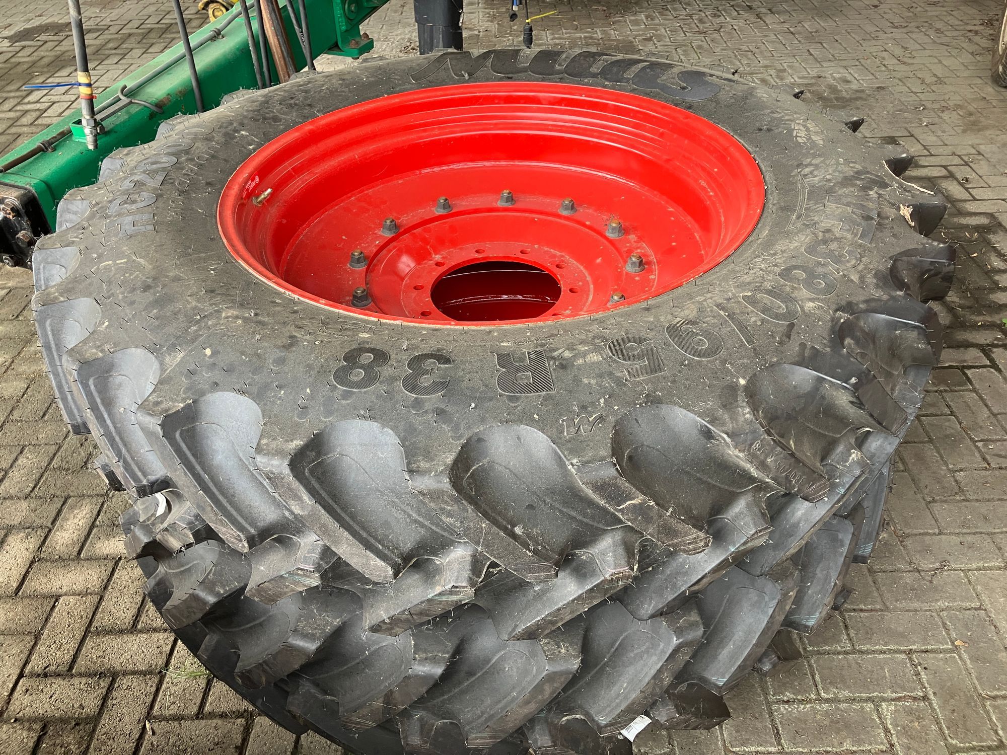 Mitas VF380/95R38- VF380/105R54    HC2000 Kerék és járószerkezet 6500 EUR
