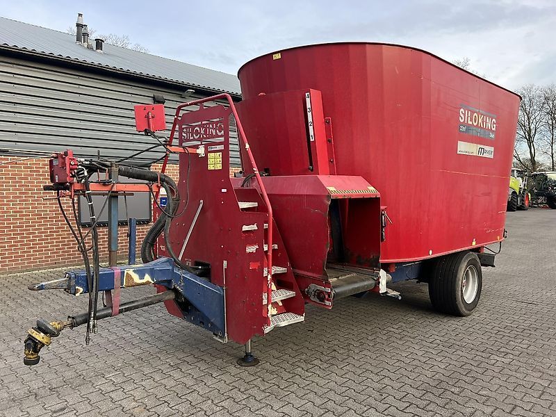 SILOKING duo 22 Mixer feeder €9,750