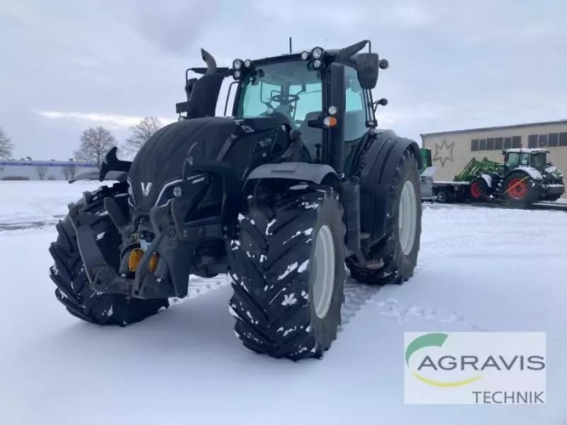 Valtra T 214 A Tractor €85,000