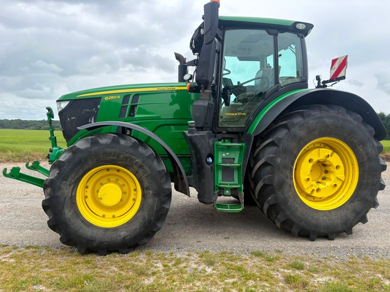 John Deere 6250 R Трактор 135 000 €