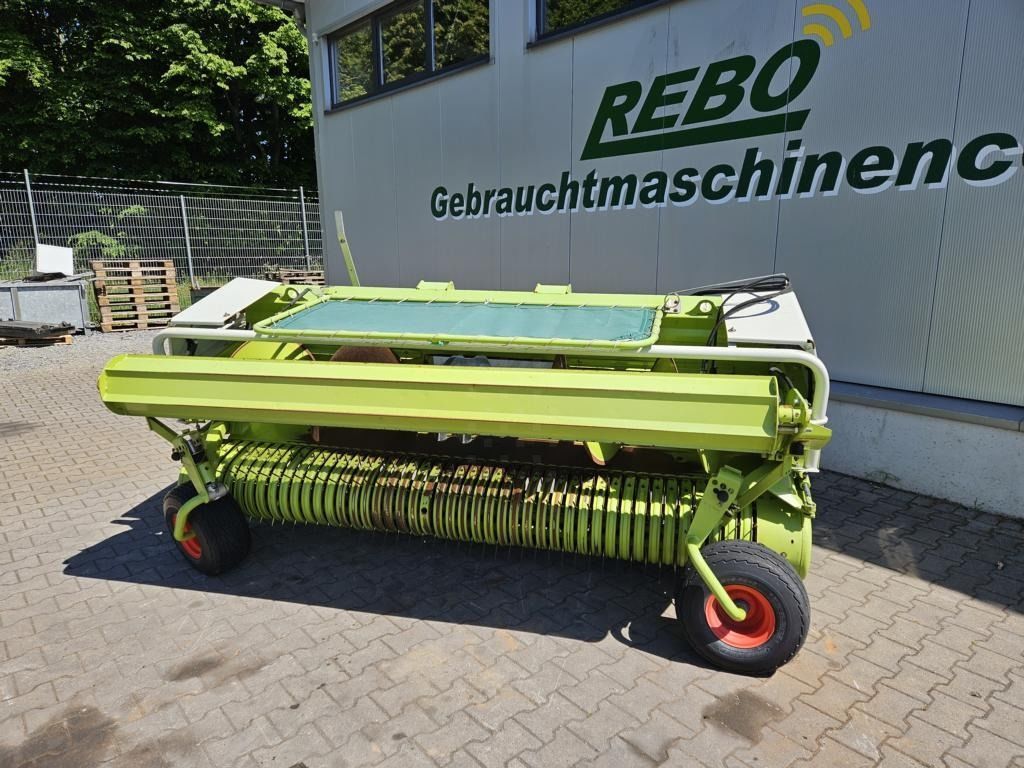 Claas Pick Up 300 Vágóasztal 7500 EUR