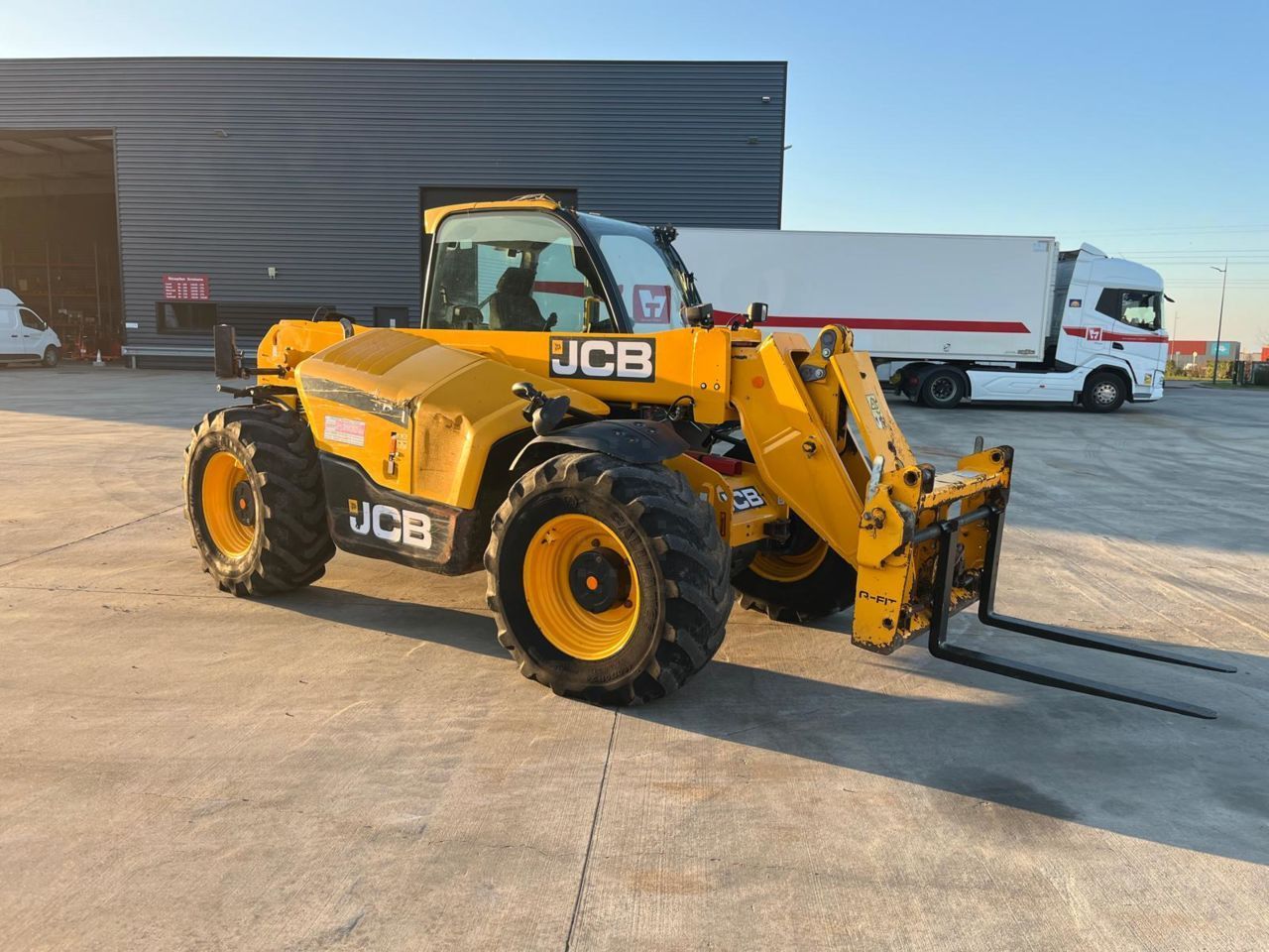 JCB 532-70 AGRI Chargeur télescopique  45 000 €