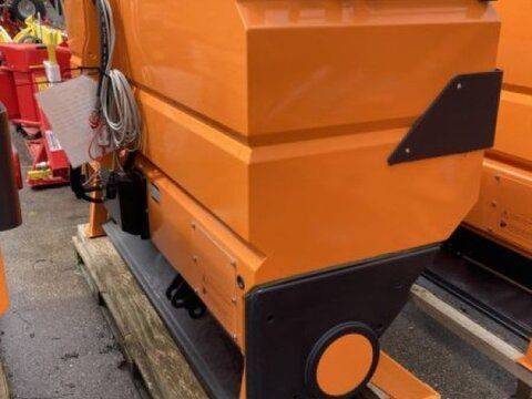 E-FARM: Kugelmann d1352 va kugelmann dreipunktst - Municipal equipment - id P6YBC97 - €19,664 - Year of construction: 2022 - Germany