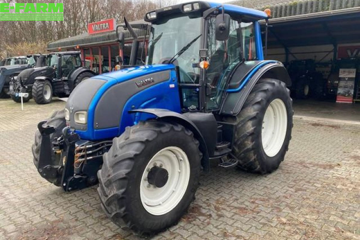 Valtra N 121 tractor €43,800