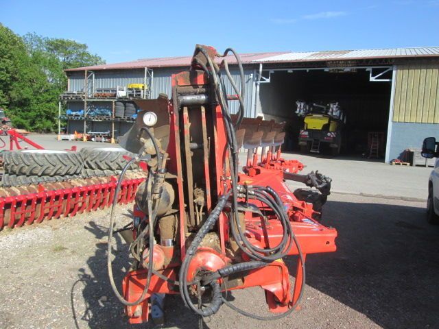 Kuhn vm 182 Pług 18 000 €