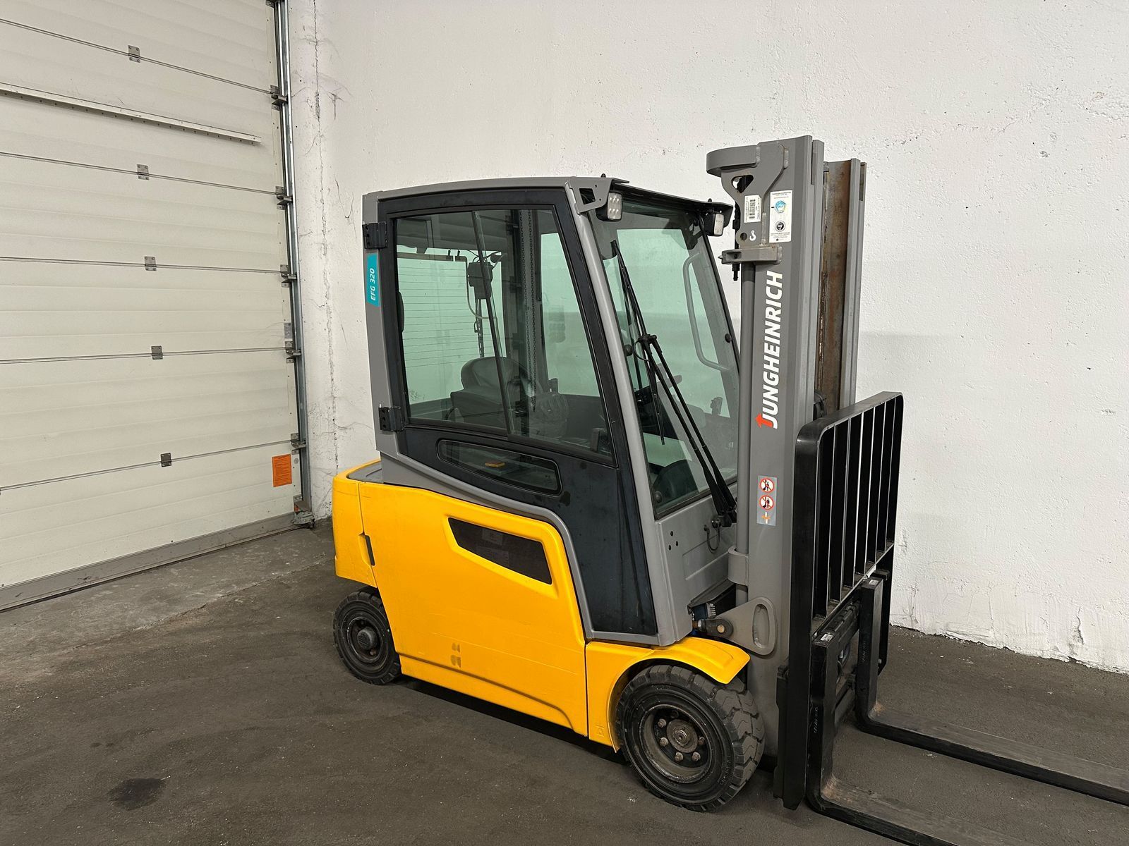 JUNGHEINRICH efg 320 - triplex 4,4 m - ss - batt. 2025 !!!!! Forklift €17,950