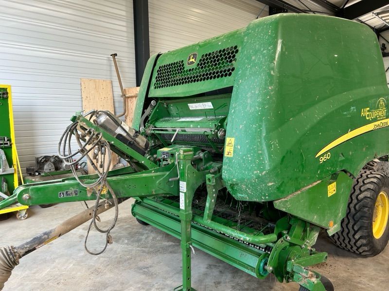 E-FARM: John Deere 960 - Presse à balles - id CK3AFQF - 20 000 € - Année: 2016 - Balles produites: 21 240,France