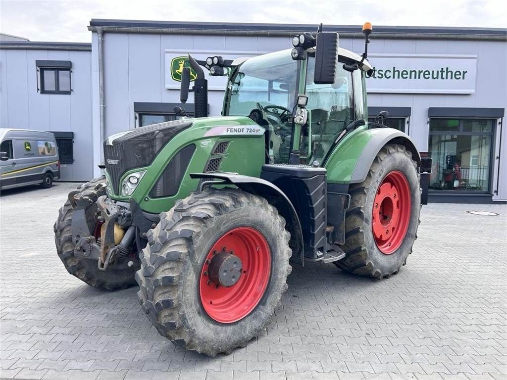 Fendt 724 Vario ProfiPlus Tractor €83,000