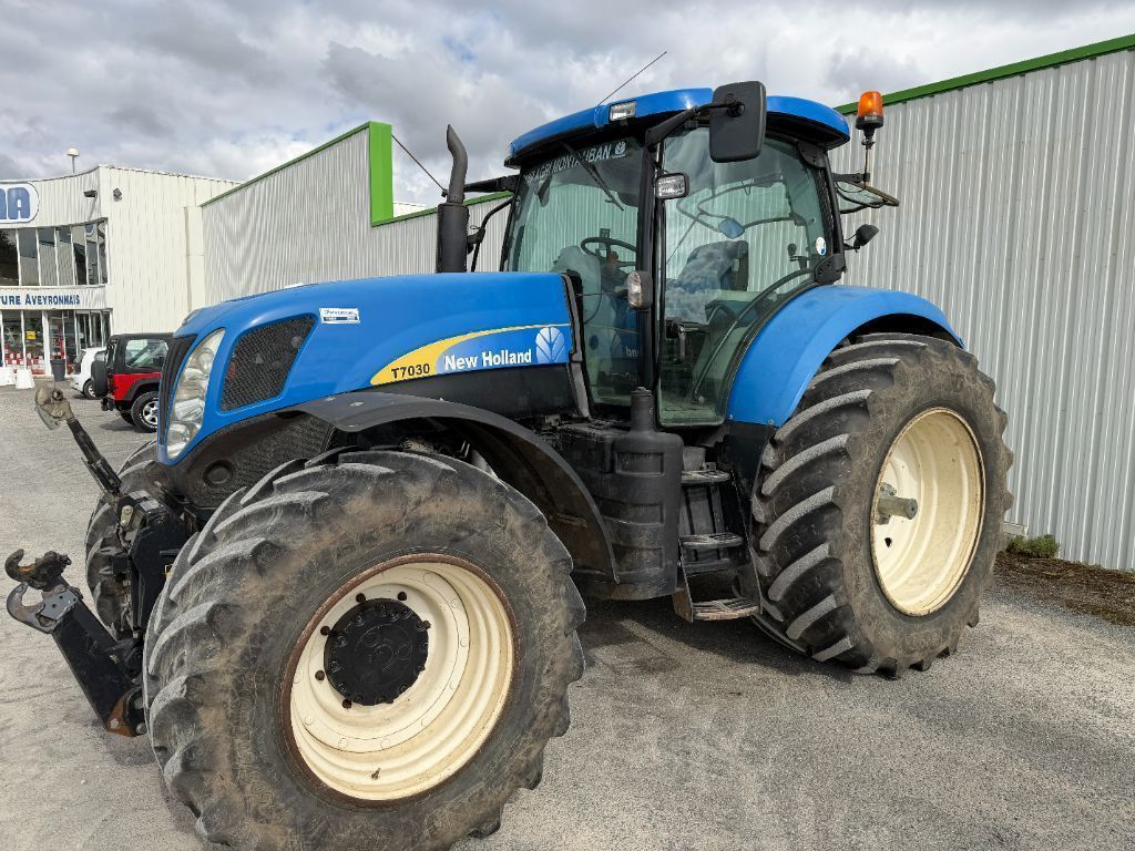 New Holland T 7030 Traktor 47 000 €