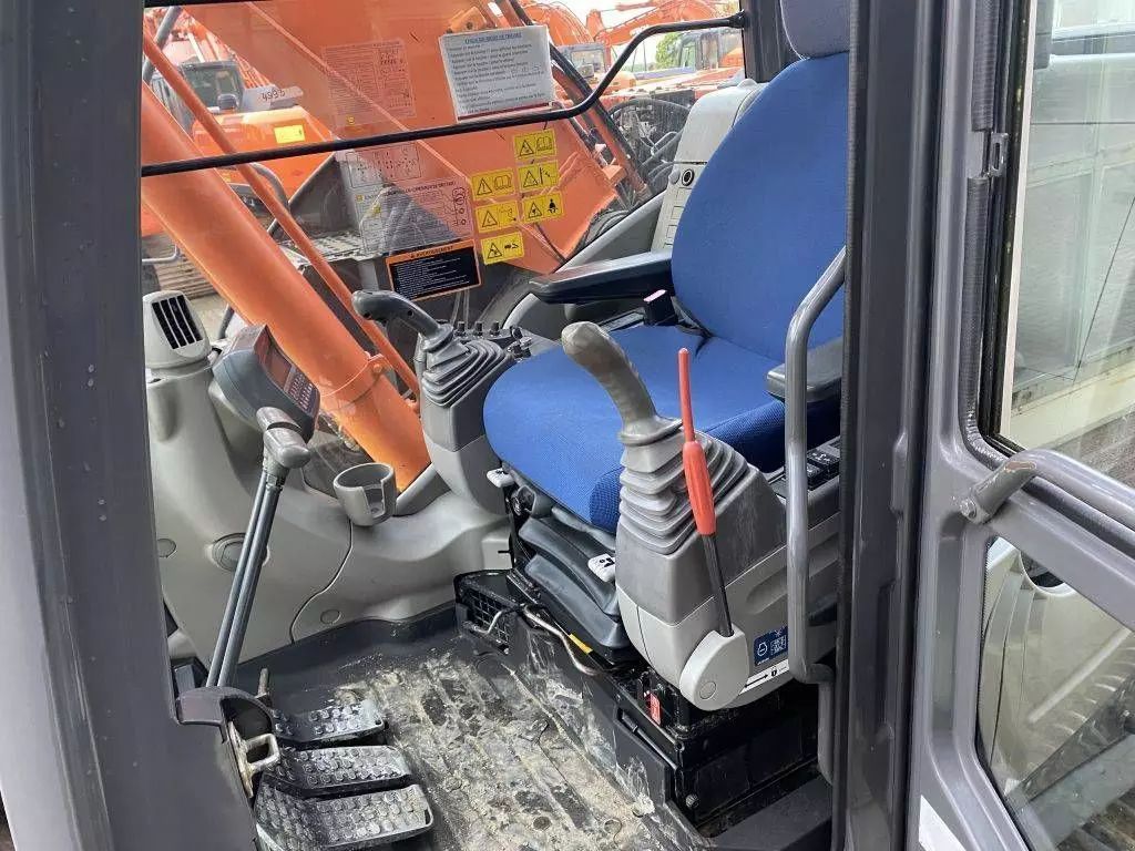 E-FARM: Hitachi zx 225 usr lc-3 - Ekskavatorius - id 3ICTNXZ