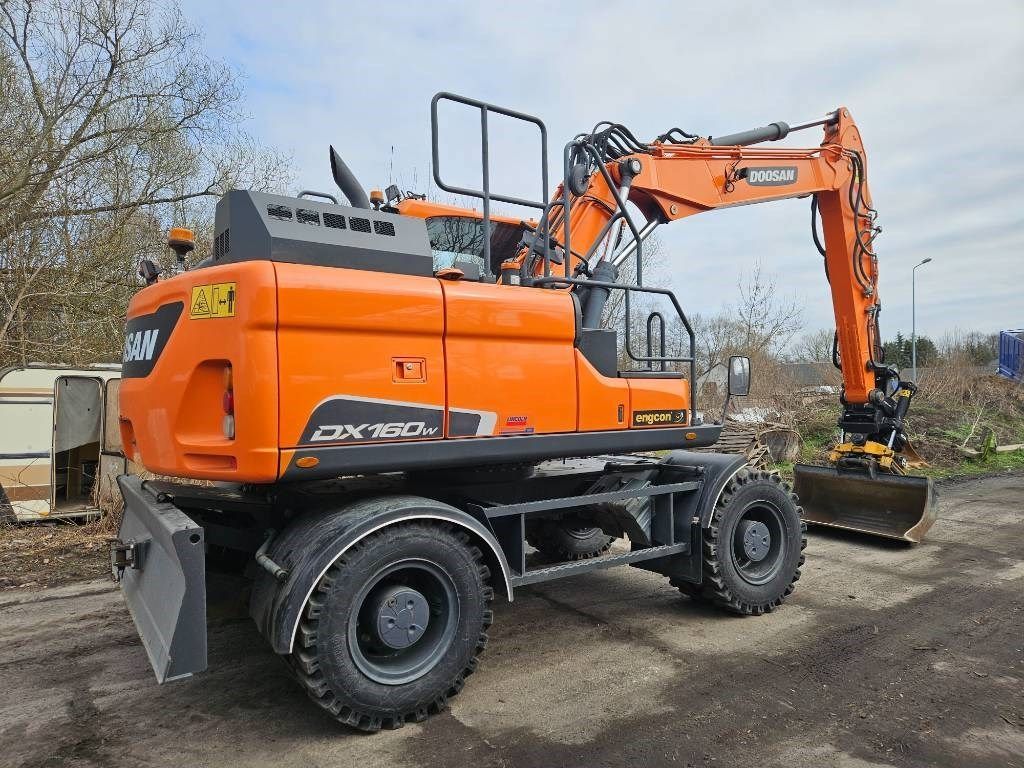 Doosan dx 160 w Wheeled excavator €89,385