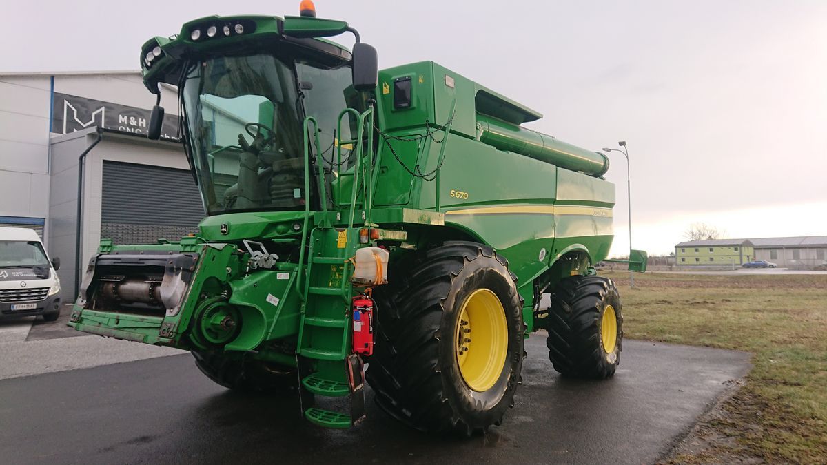 John Deere S 670 Moissonneuse-batteuse 187 000 €