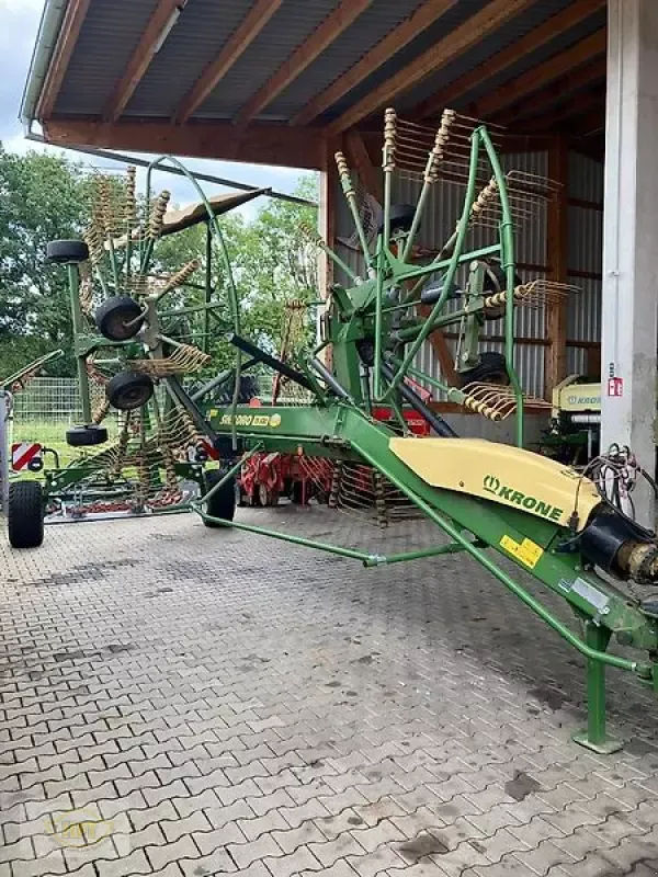 E-FARM: Krone Swadro TS 680 - Grabljice - id 5XVUQI6 - 20.840 € - Leto izgradnje: 2020 - Nemčija