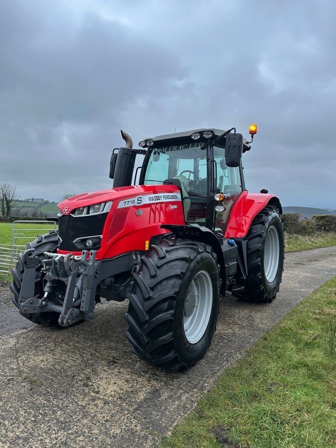 Massey Ferguson 7718 S Traktor